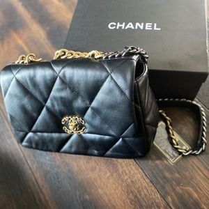 Chanel 19 maxi flap bag Lambskin